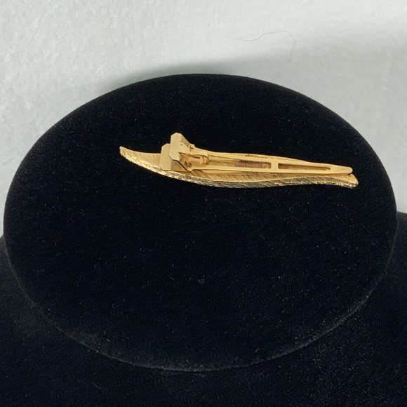 Vintage Lady Ellen Hair Clip Gold Tone - Picture 2 of 2